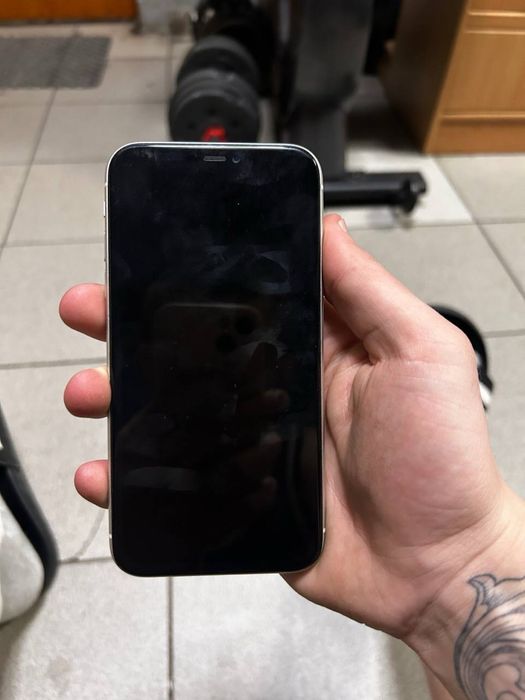 Айфон 11 продам