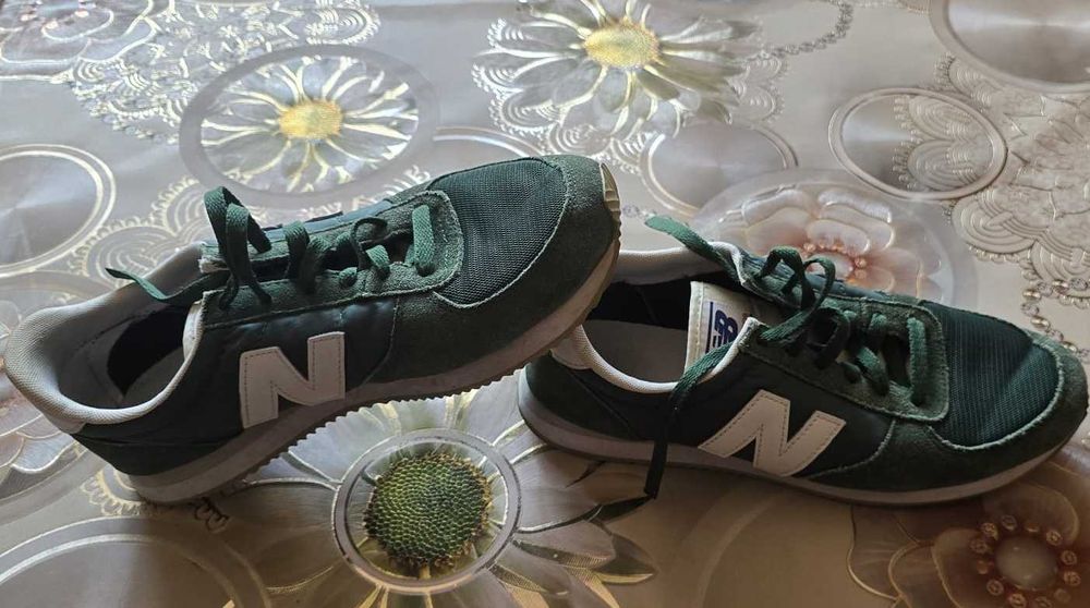 Adidasi New Balance marimea 43