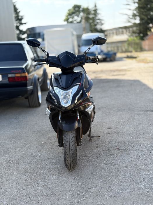 Generic rs8000 Скутер 125куб.