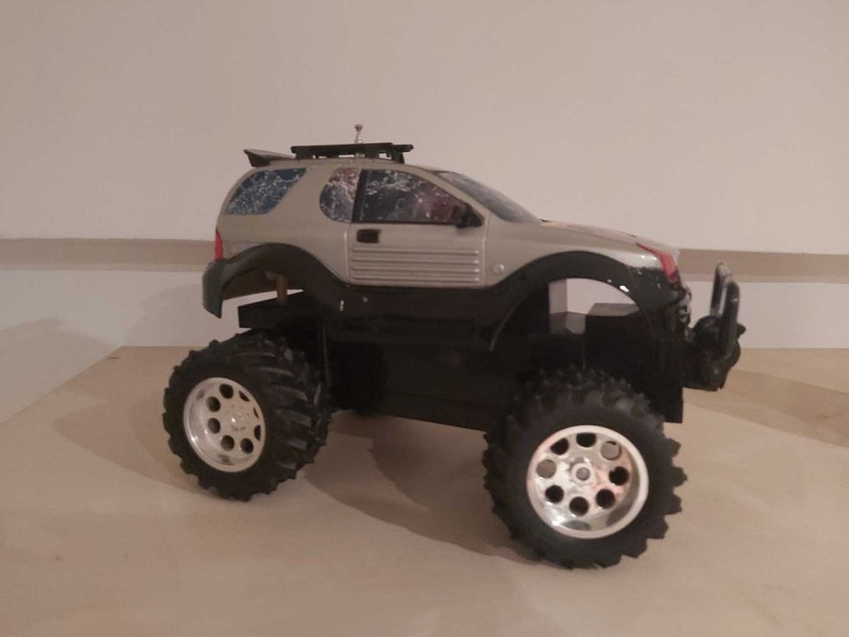 Jucarie RC Isuzu VehiCROSS (model rar)