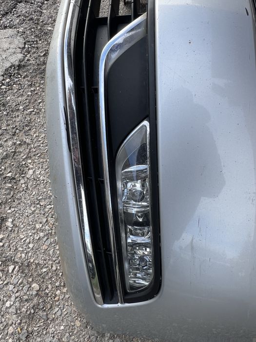 Предна броня Vw Passat B7