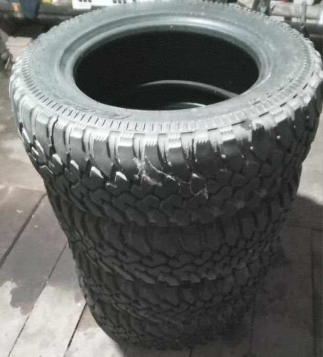 Продаю комплект трековую резину