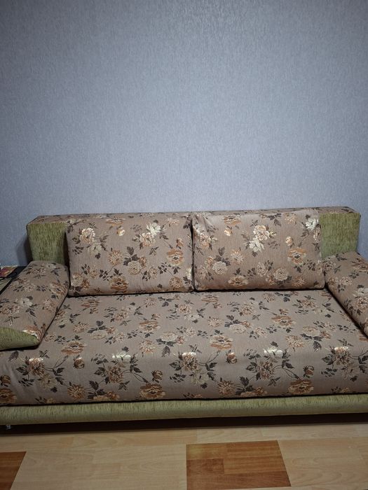 Мягкая мебель, диван