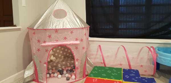 Палатка с тунел и басейн +  топки за игра