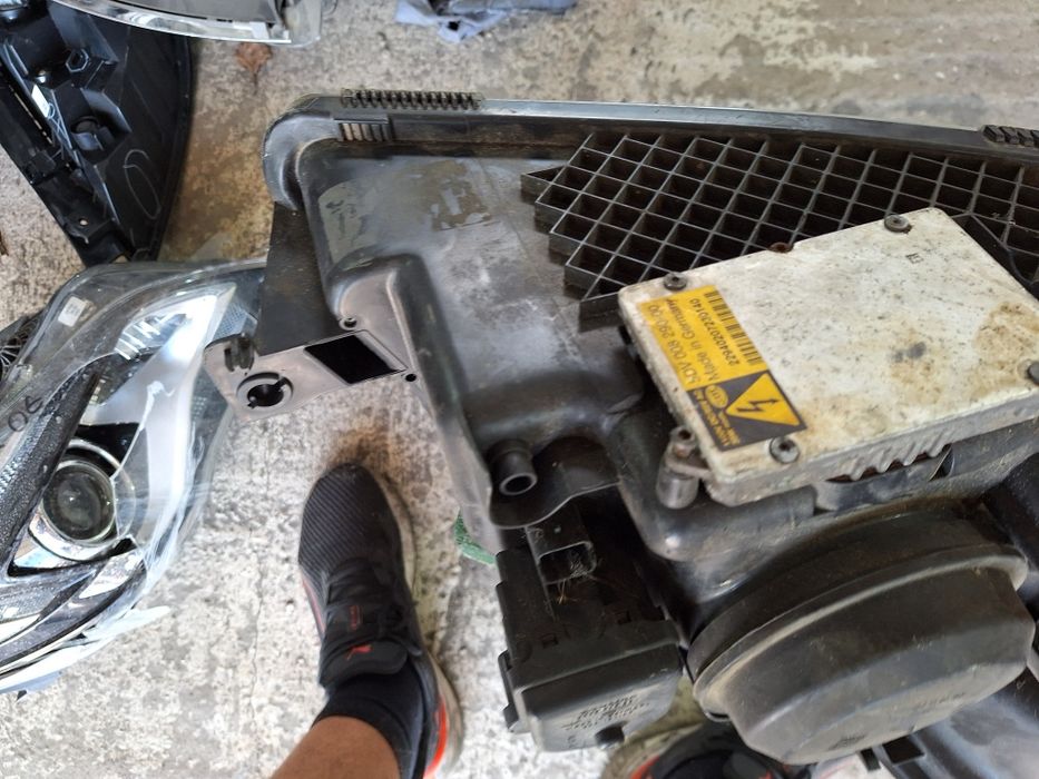 Ляв фар за Renault laguna 2007г.