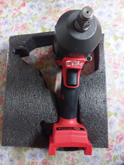Cheie de impact Milwauakee  FUEL 1/2 , pe 18 V. NOU.