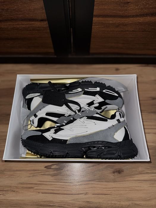Off White Be Right Back