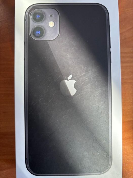 iPhone 11 в хорошем состояние