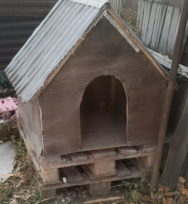 Продам будку для собаки крупной породы.
