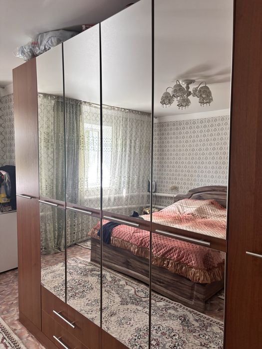 Продам большой шкаф