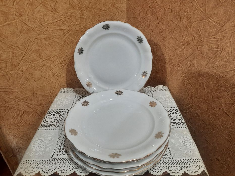 Красивые фарфоровые тарелки для 2х блюд (d-20см), Чехословакия. Безупр