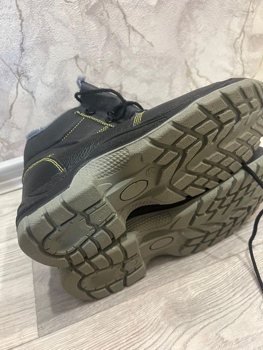 Ботинки для работы и не толька