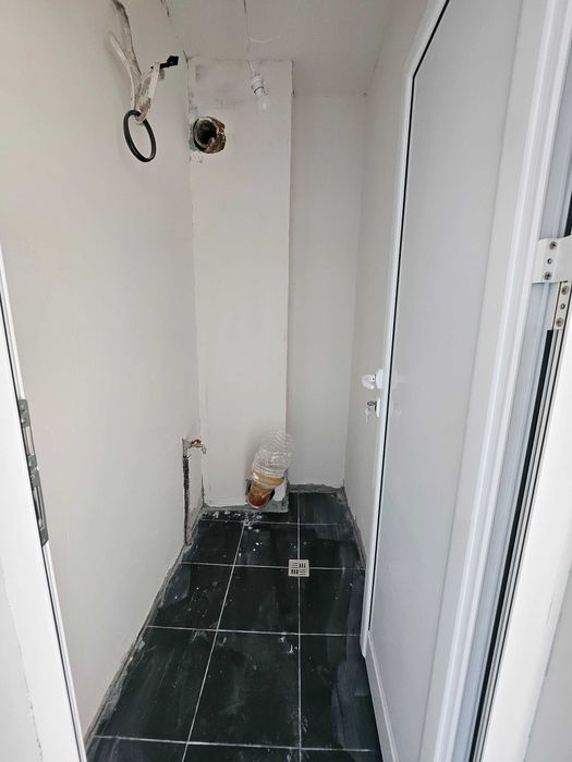 Продава се Тристаен апартамент в Пловдив, Остромила - 80 кв.м за 957 €/кв.м - Снимка #9