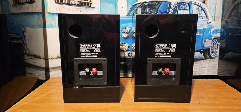 Boxe audio Yamaha NX-E 700 - monitoare pasive Piano Craft