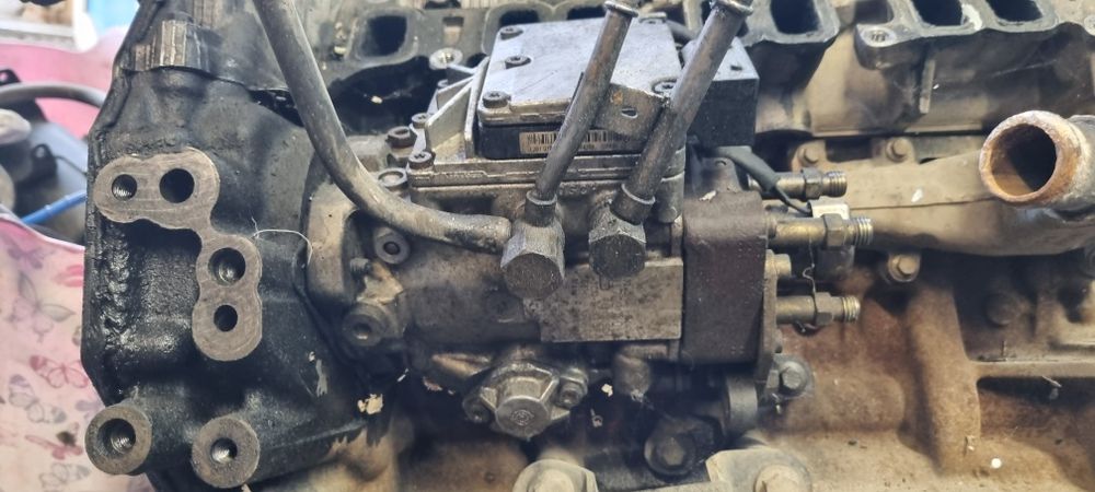 Vând pompa de injectie  ford transit 2.4tdi an 2003