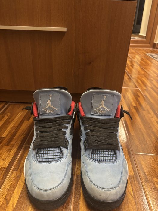 Jordan 4 X Travis Scott