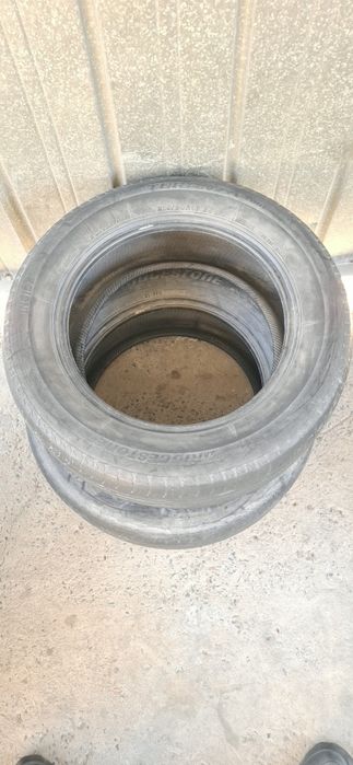 Шины 2шт 215 60 R16 Bridgestone