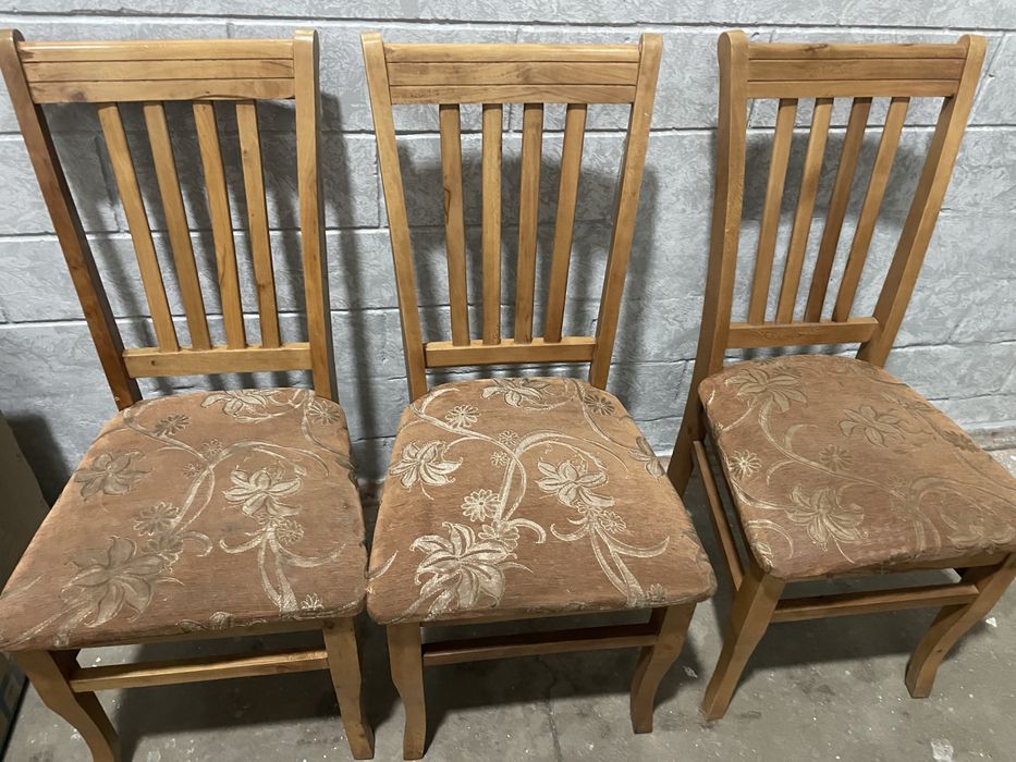 Продам стол и стулья