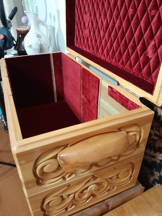 Сундук деревянный