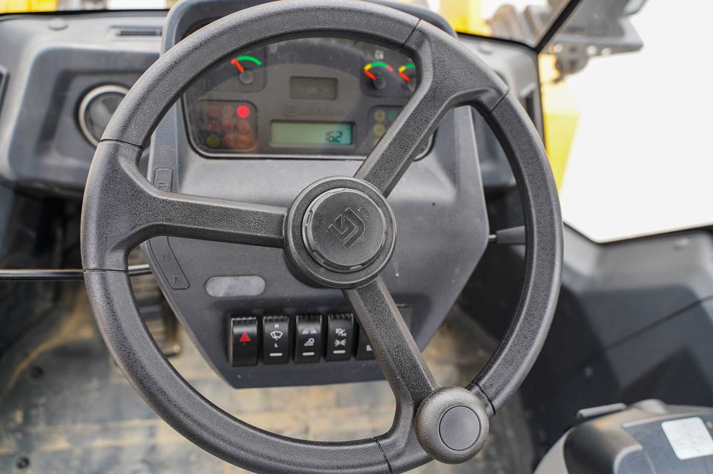 Фронтальный погрузчик LiuGong 835N