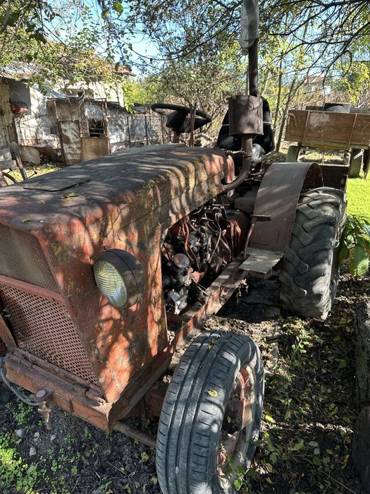Продава се мини тракторче