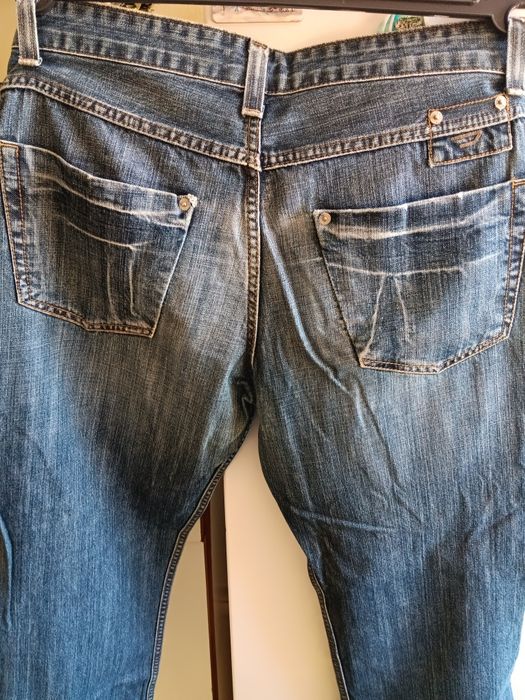 Мъжки дънки без никаква забежка