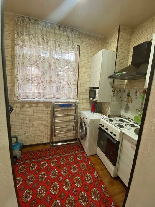 Продается своя 1 комнатная квартира переделанная в 2 в центре города