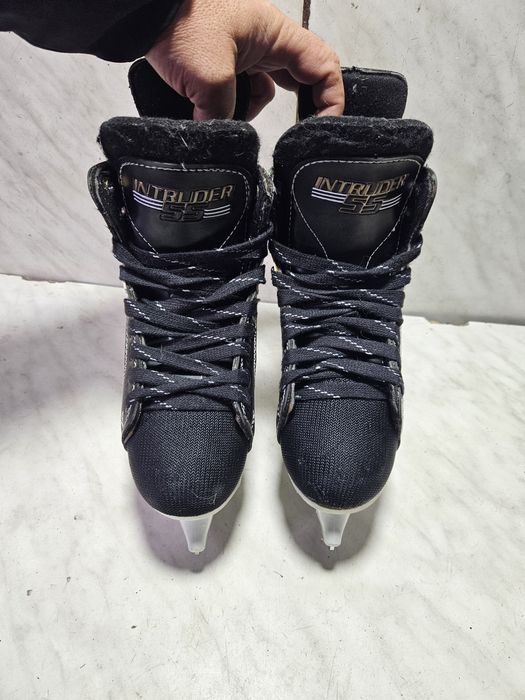 Patine 2064 hochei hockey  CCM marime 36  ( 23,2  cm)