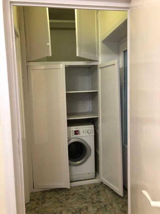 Inchiriez apartament 3 camere decomandat,zona Complex Mic renovat recent baie&bucatarie noi nemobilat(mobilat la cerere),pret450 euro