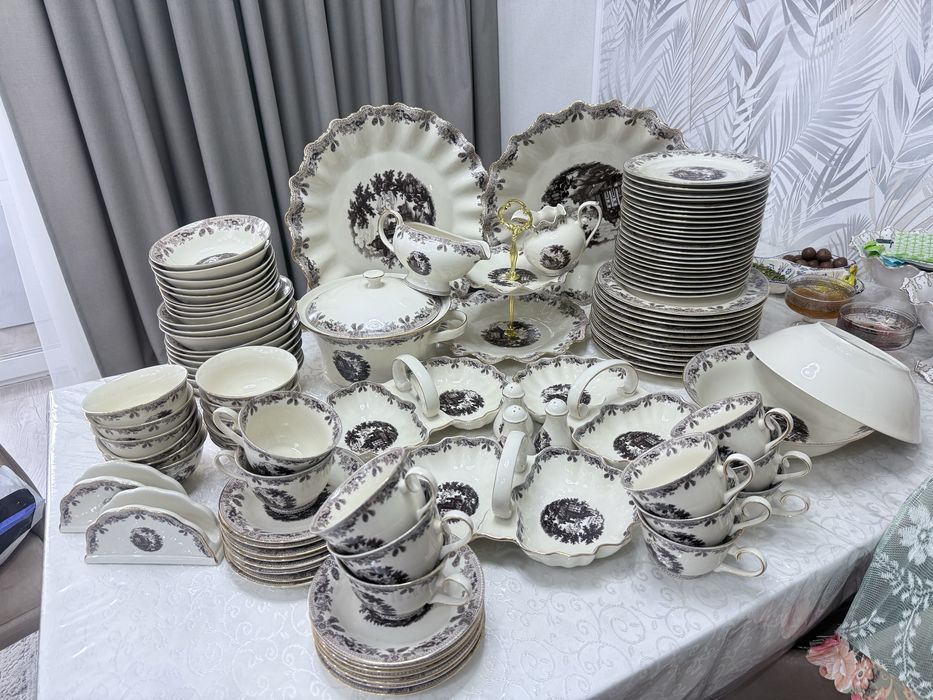 Фарфоровый сервиз”Старая Англия”