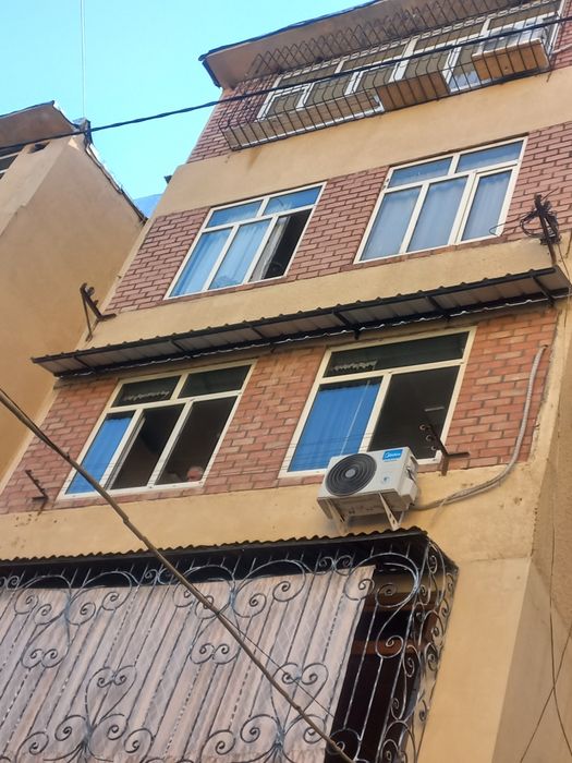 Установка козырьков над  окнами быстро и качественно.