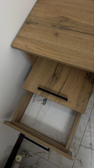 Продам маникюрный стол