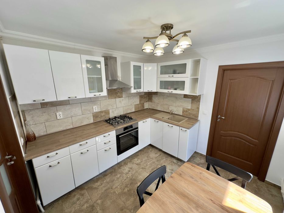 Casa de vanzare fix in centru Buftea cu teren generos