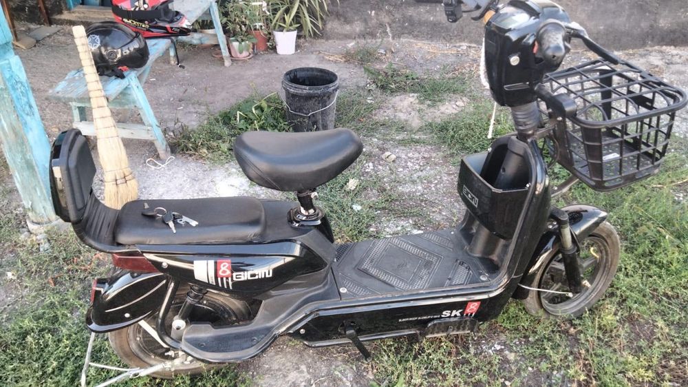 продам скутер ск8