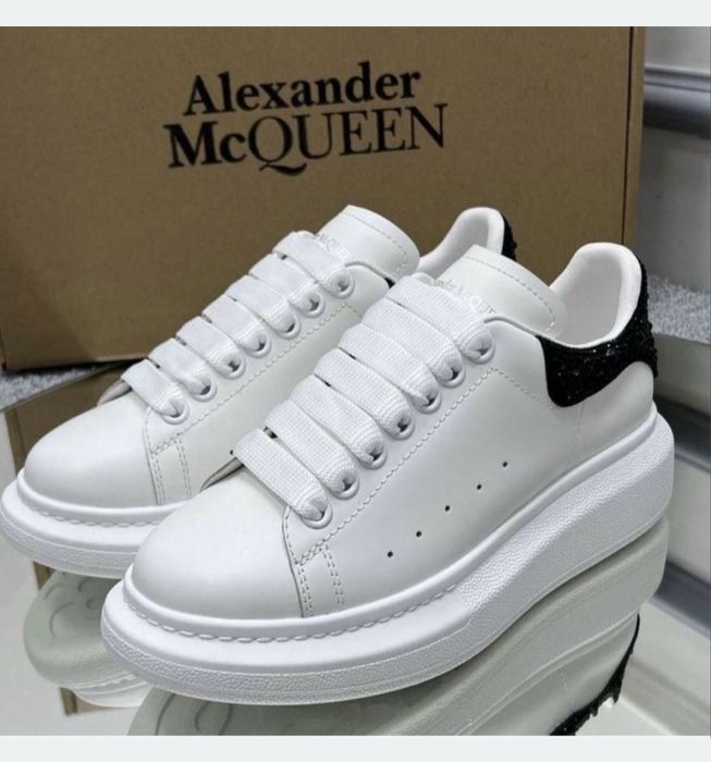 Adidași Alexander McQueen