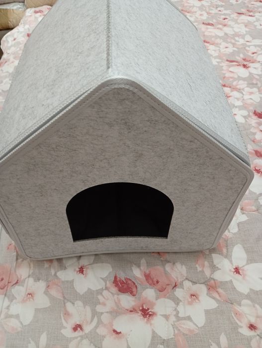 Căsuță de pisici pliabila (cu fermoar) cu perna, nouă