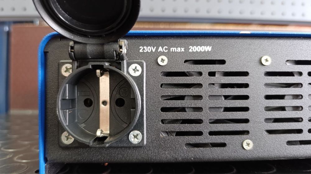 Инвертор(преобразувател напрежение от 24V на 220 V