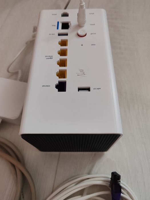 Swisscom Internet-Box 2 VDSL Dual-Wi-Fi Router Modem 4x GLAN USB3.0 Fi