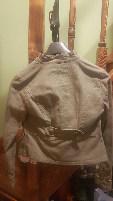 Geacā denim verde, Anglia