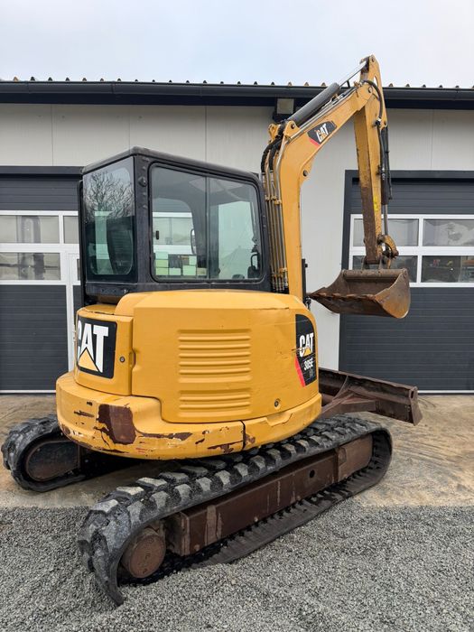 Miniescavator cat caterpilar 5 tone