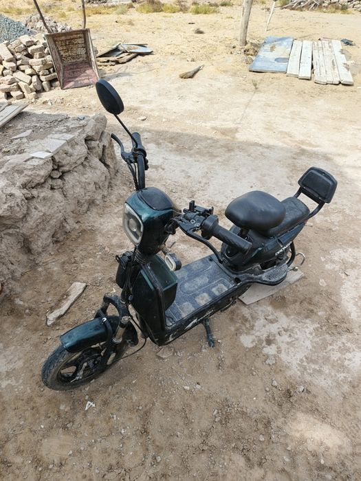 Skuter satiladi batarikasi joq kelisip beremen