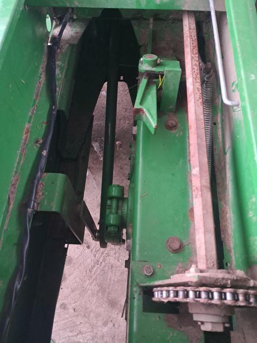 Vând presă John Deere 349