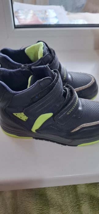 Отдам ботиночки на мальчика