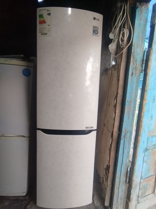 Продам холодильник LG