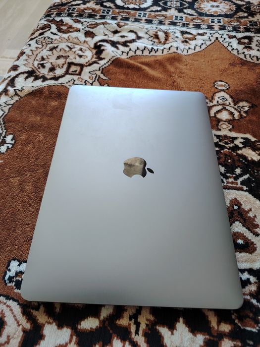МакБук Air 13-insh