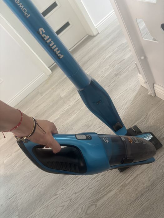 Aspirator vertical fără fir Philips PowerPro Aqua, PowerCyclone .