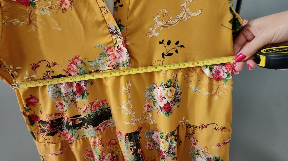 Rochie de primăvară cu mâneci evazate