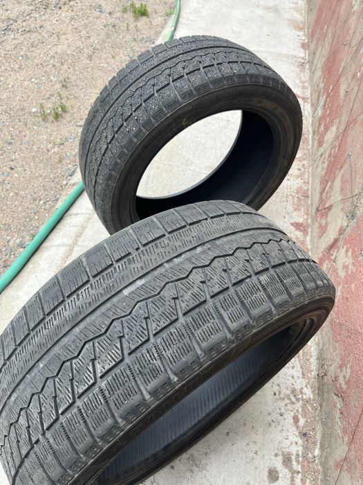 Зимние шины 235/45/18