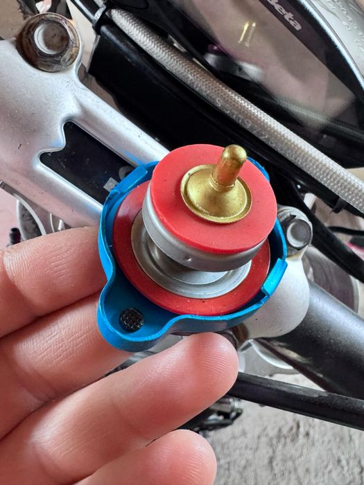 Bușon radiator Ktm yamaha husaberg gas gas