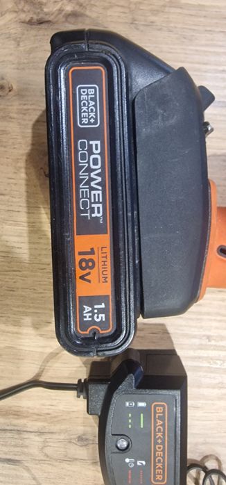 Винтоверт Black+Decker  1.5A батерия